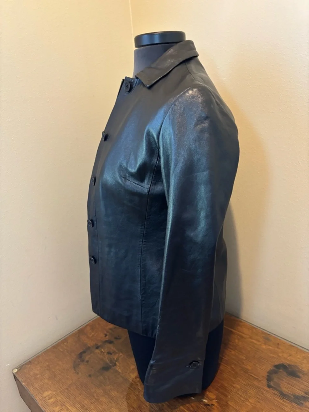 BCBGMaxAzria Black Genuine Leather Button-Front Jacket, Classic Style! Size 2